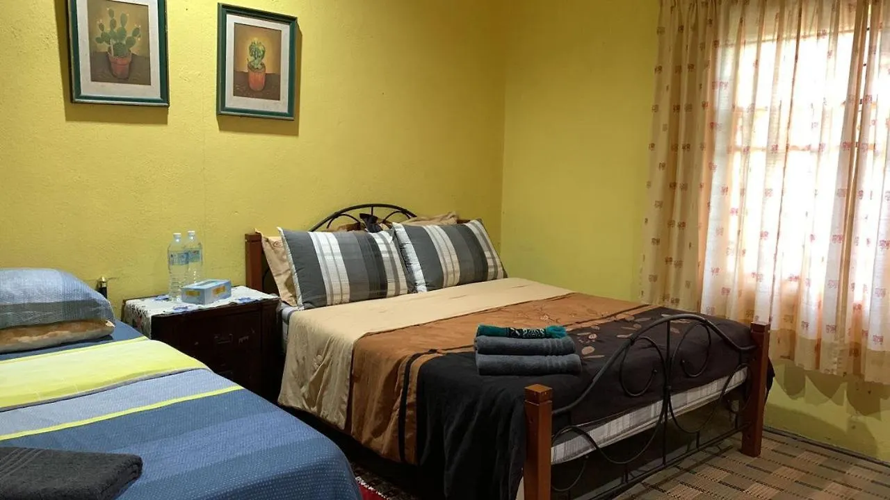 Homestay Kampong Kota Aur Resort With Swimming Pool, Kepala Batas, Seberang Perai, Penang Βίλα