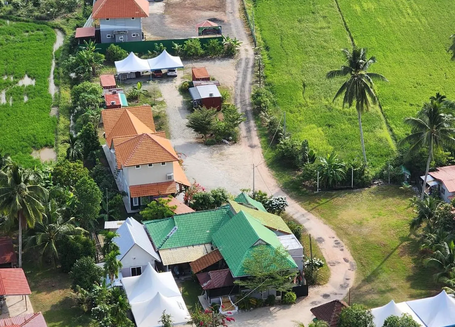 Homestay Kampong Kota Aur Resort With Swimming Pool, Kepala Batas, Seberang Perai, Penang Βίλα Kepala Batas (Penang)